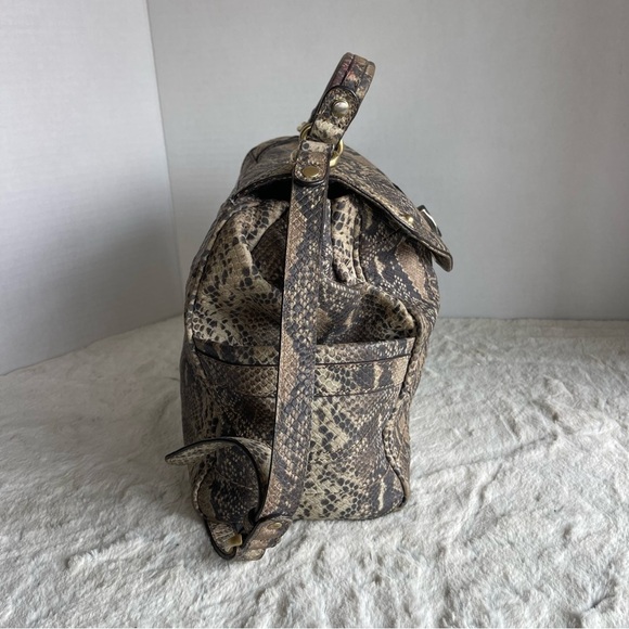 B Makowsky Satchel Shoulder Crossbody Handbag Leather Gray Beige gold Snake Y2K - Picture 4 of 16